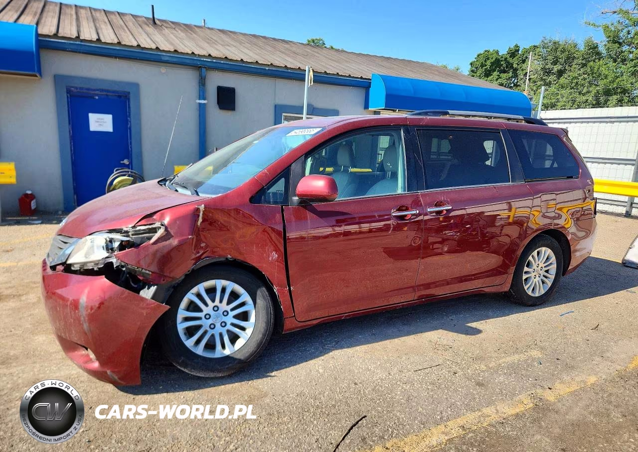 2014 Toyota Sienna Xle 8-Passenger