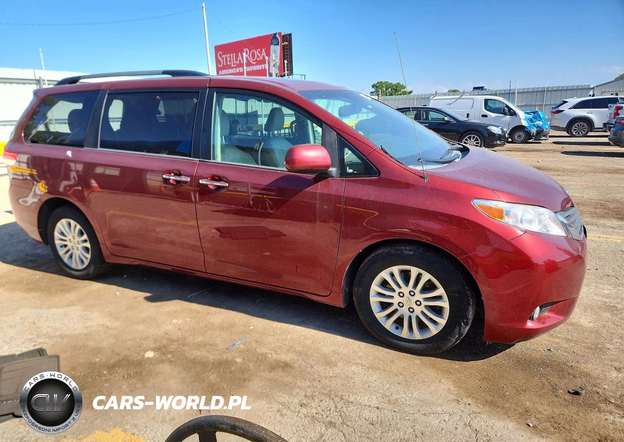 2014 Toyota Sienna Xle 8-Passenger VIN:5TDYK3DCXES447569 - 4