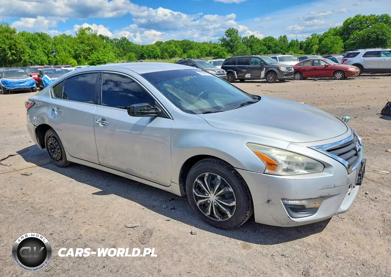 2014 Nissan Altima 2.5 S VIN:1N4AL3AP4EN368545 - 4