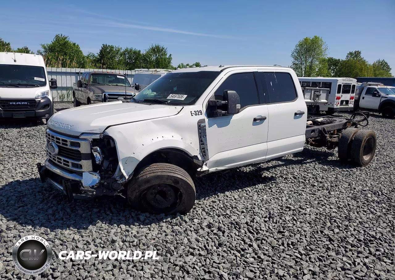 2023 Ford F550 Super Duty – zdjęcie 1 z 12