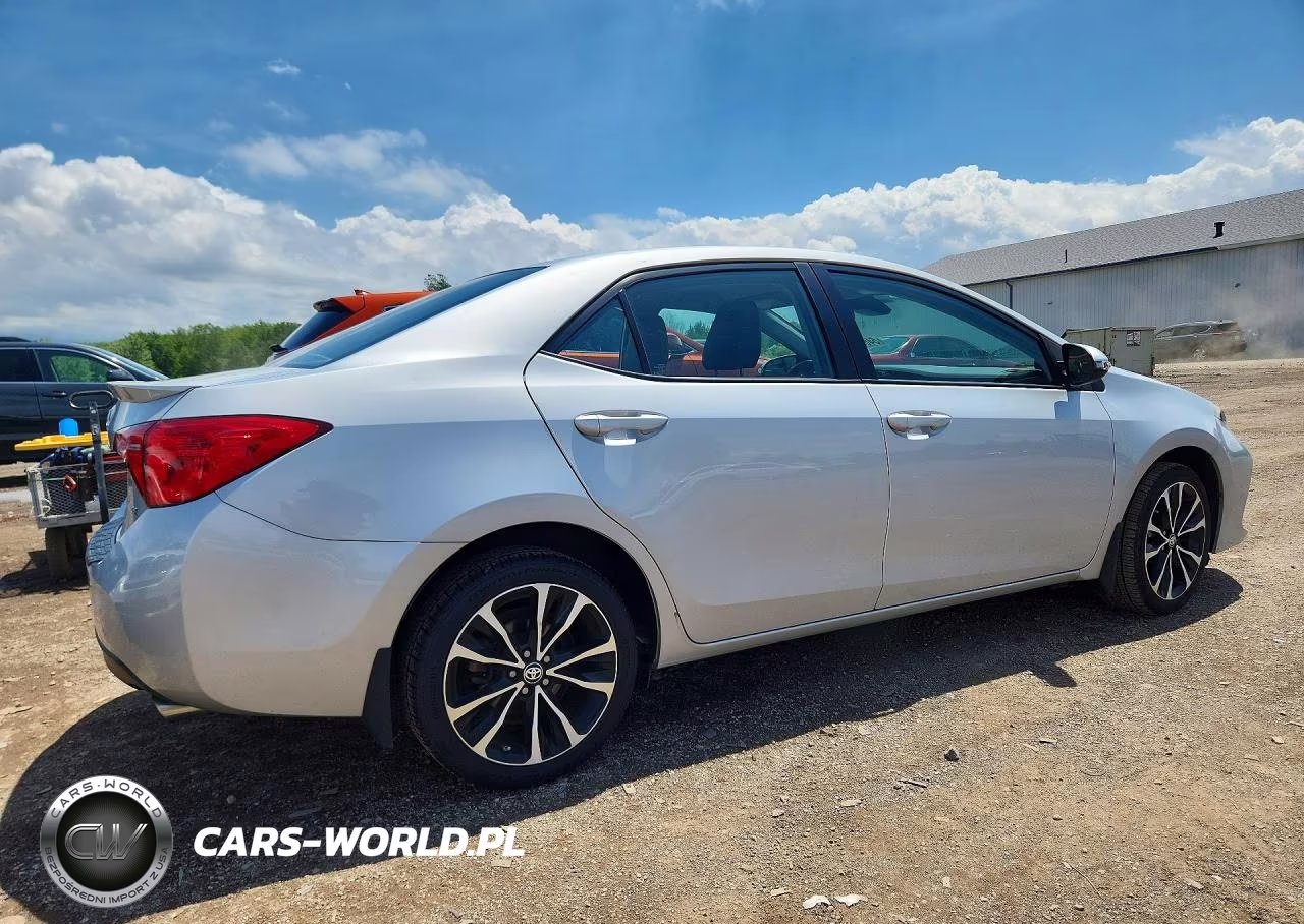 2018 Toyota Corolla Se VIN:2T1BURHE8JC119648 - 3