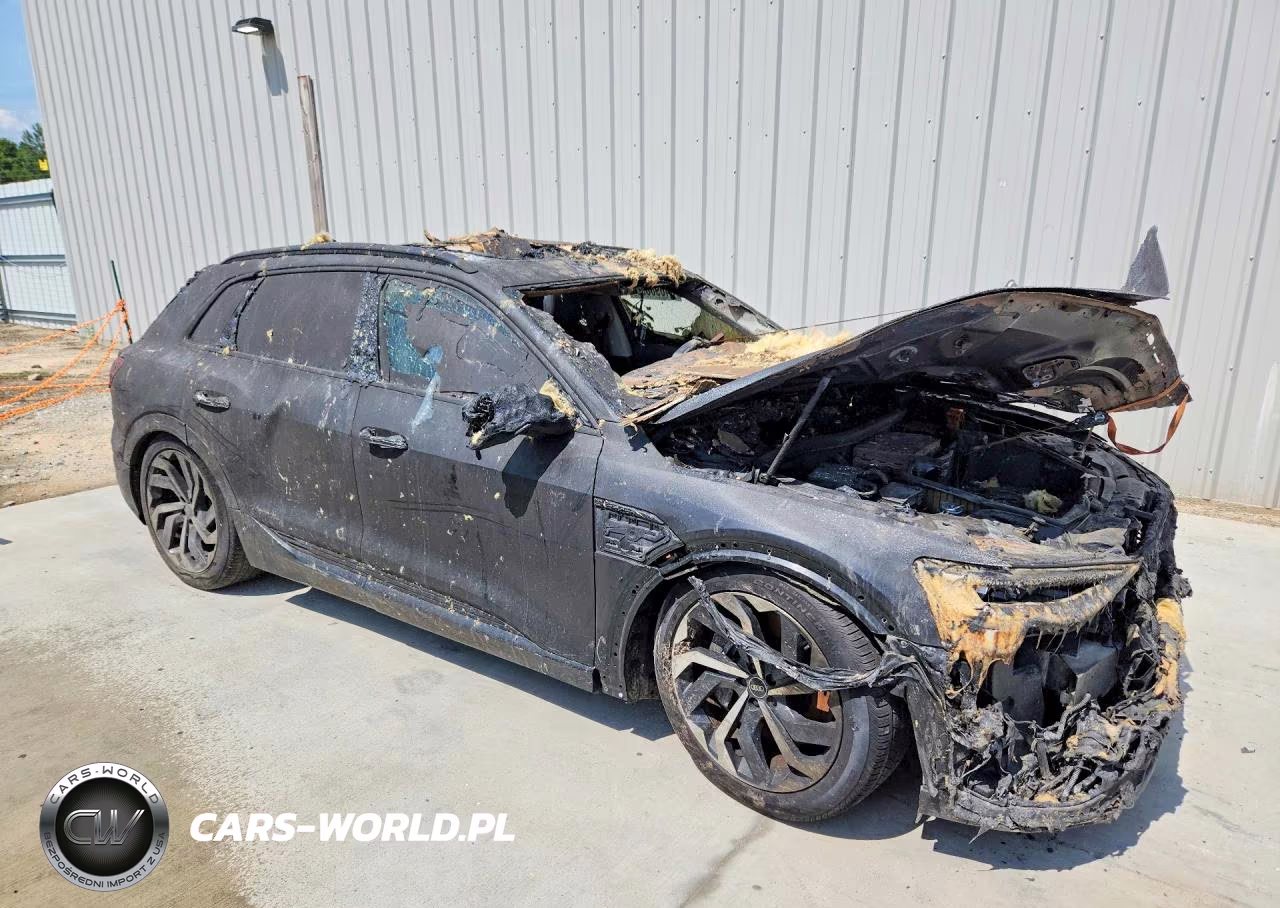 2024 Audi Q8 E-Tron Premium Plus VIN:WA15AAGE5RB065478 - 4