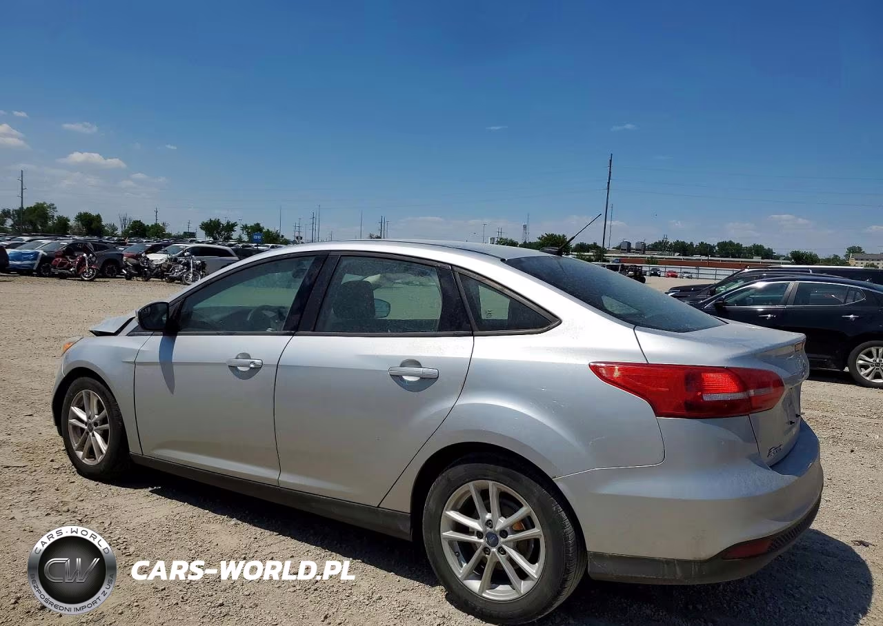 2016 Ford Focus Se VIN:1FADP3F2XGL306158 - 2