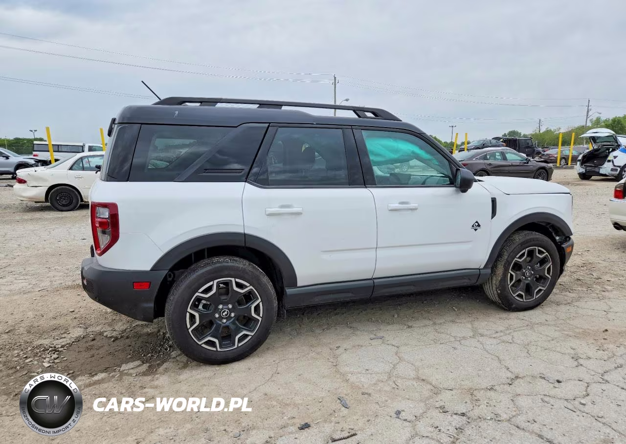 2025 Ford Bronco Sport Outer Banks VIN:3FMCR9CN7SRF81736 - 3