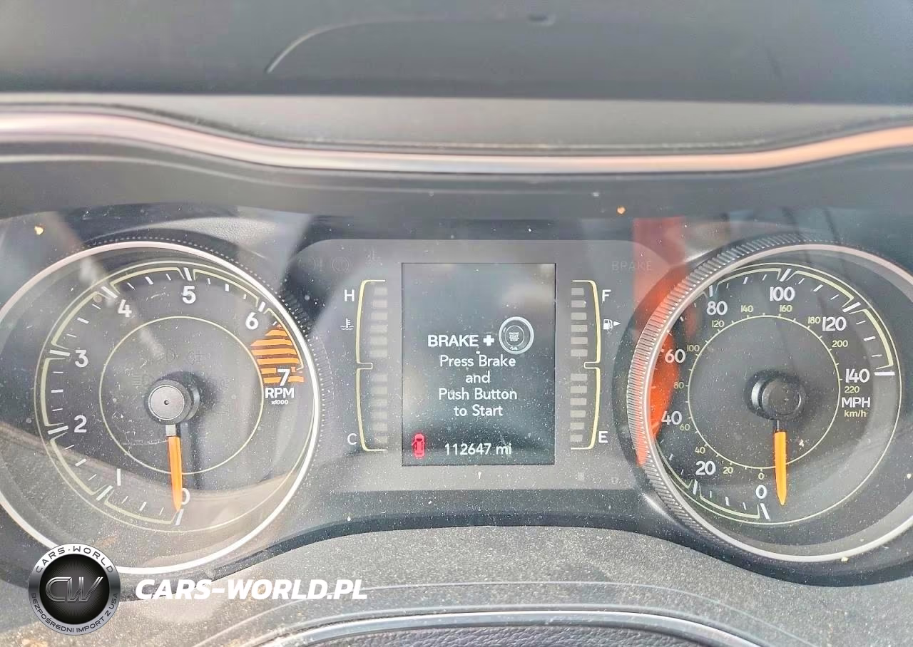 2021 Jeep Cherokee Latitude Plus VIN:1C4PJLLB3MD137491 - 9