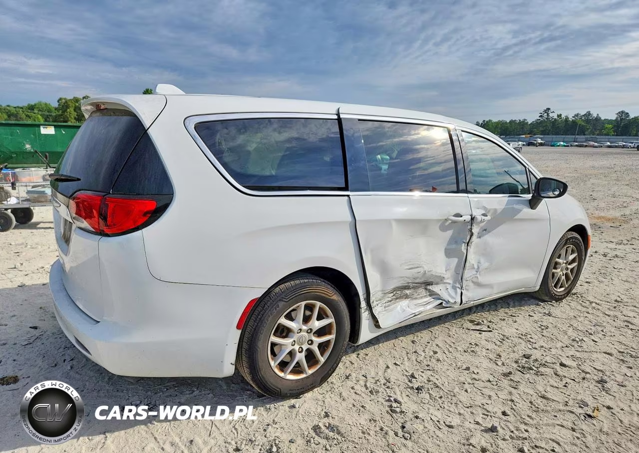 2017 Chrysler Pacifica Touring VIN:2C4RC1DG9HR531680 - 3