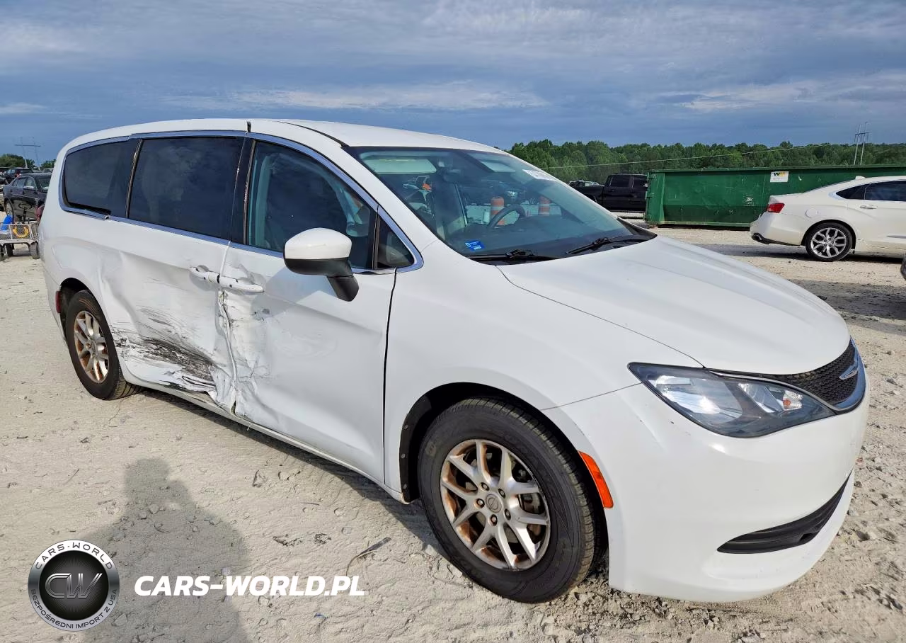 2017 Chrysler Pacifica Touring VIN:2C4RC1DG9HR531680 - 4