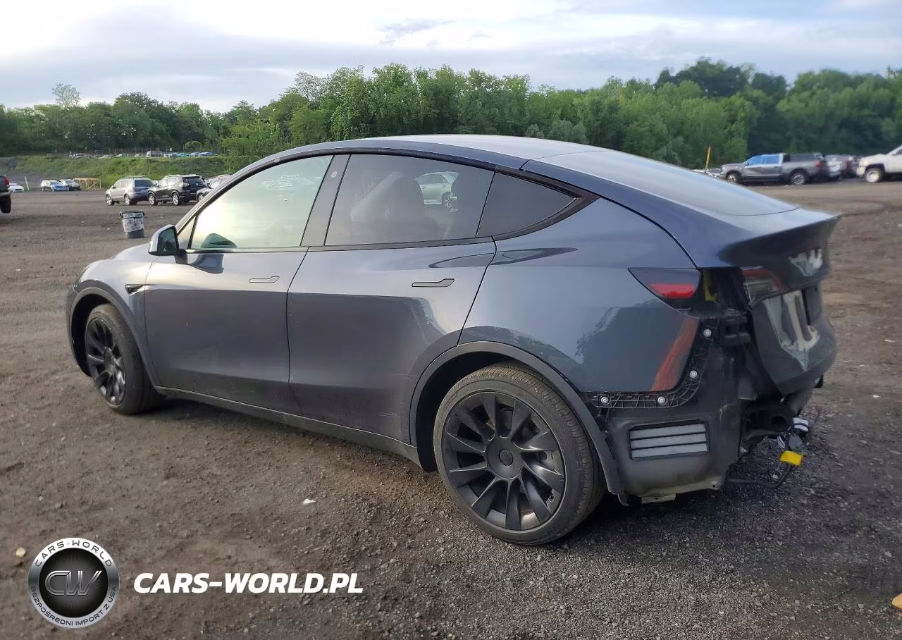 2021 Tesla Model Y VIN:5YJYGAEE7MF136724 - 2