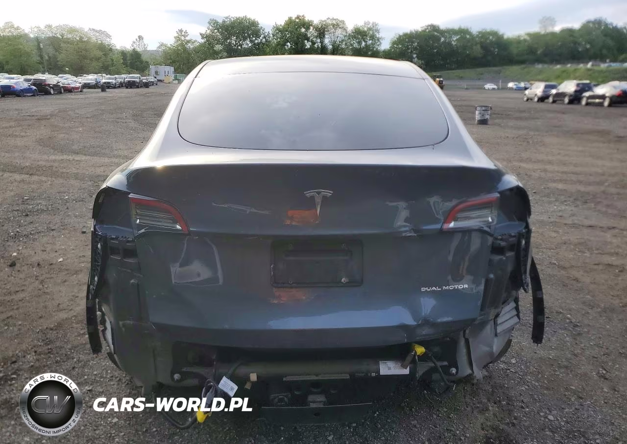 2021 Tesla Model Y VIN:5YJYGAEE7MF136724 - 6