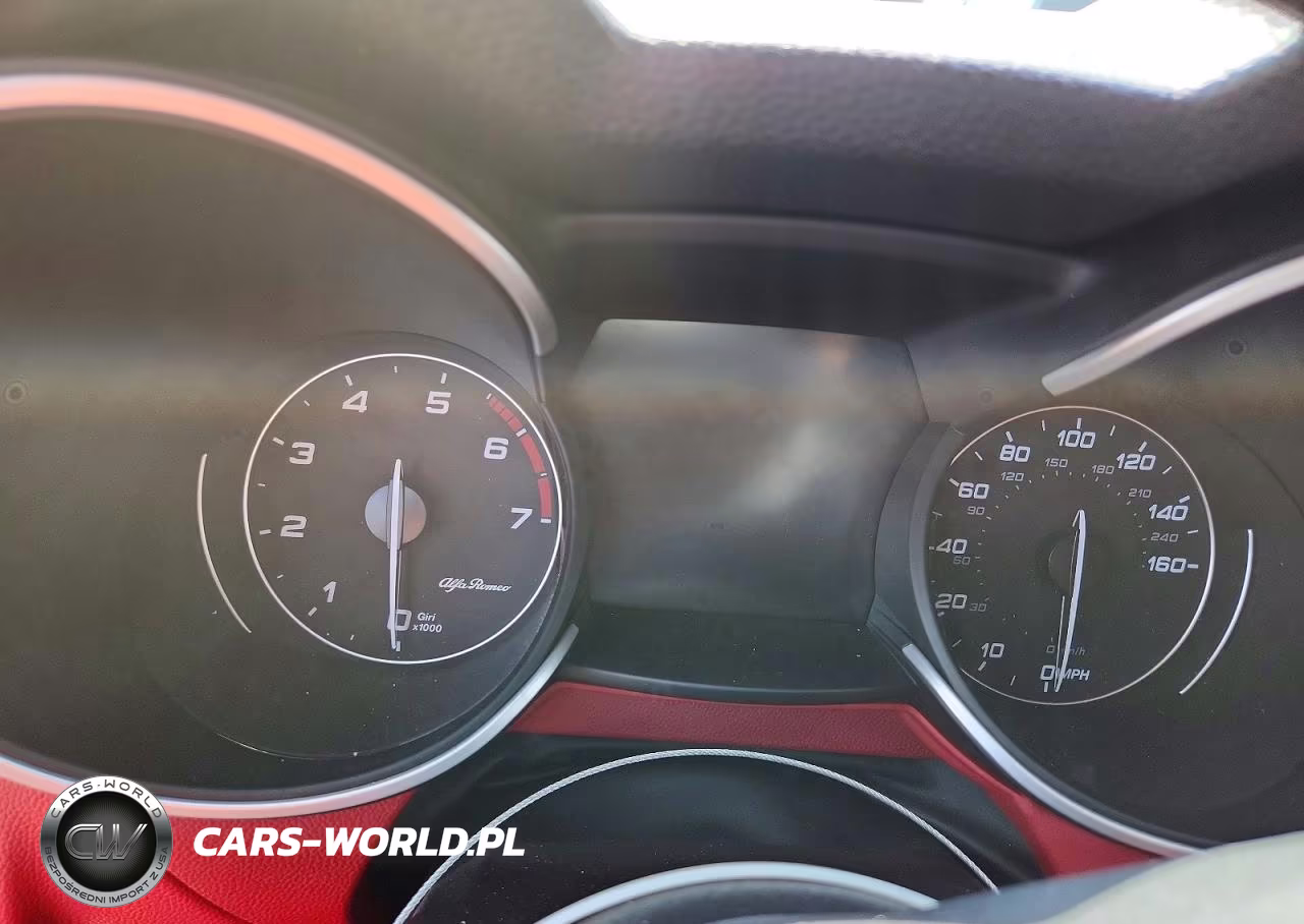 2021 Alfa Romeo Stelvio Sport VIN:ZASPAKAN0M7D00563 - 9