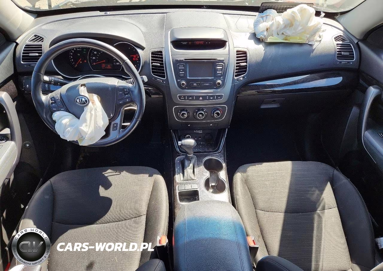 2015 Kia Sorento Lx VIN:5XYKTCA61FG561010 - 8