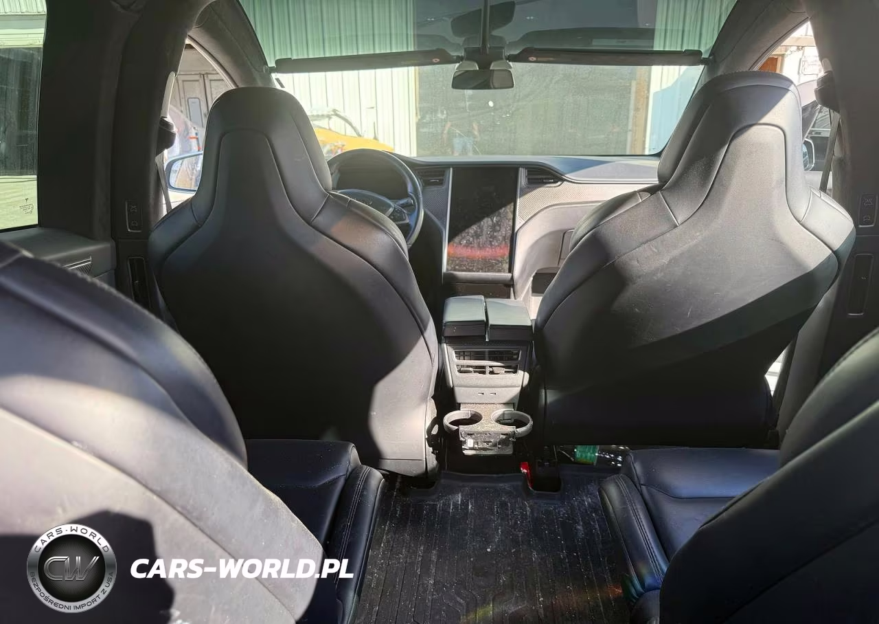 2018 Tesla Model X VIN:5YJXCBE2XJF103330 - 12