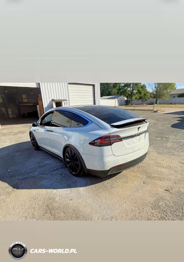 2018 Tesla Model X VIN:5YJXCBE2XJF103330 - 3