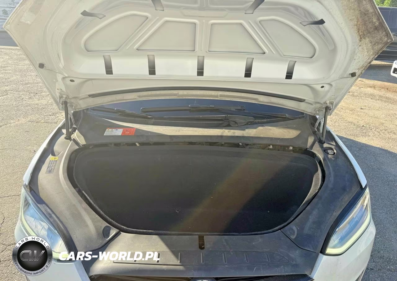 2018 Tesla Model X VIN:5YJXCBE2XJF103330 - 7