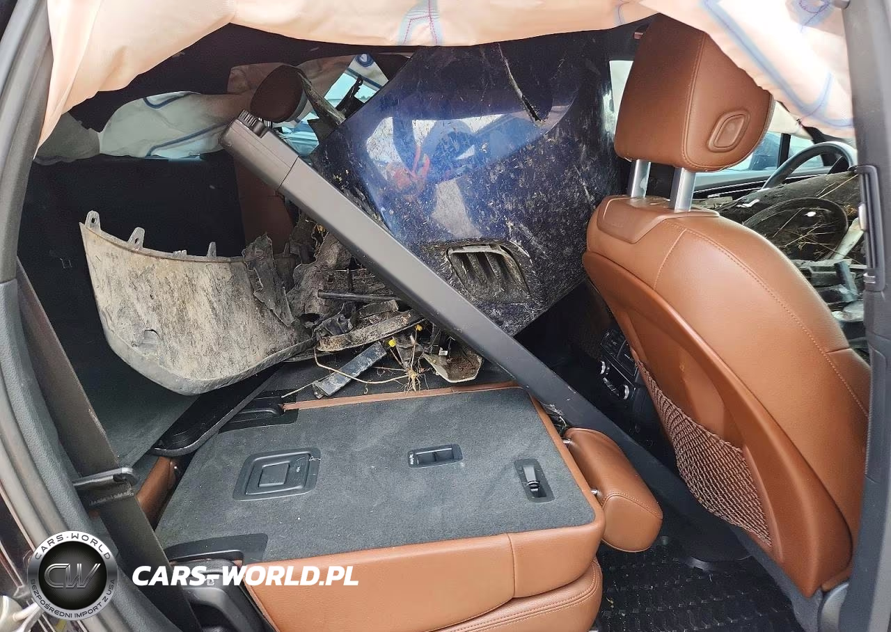 2018 Audi Q7 Prestige VIN:WA1VAAF77JD032994 - 10