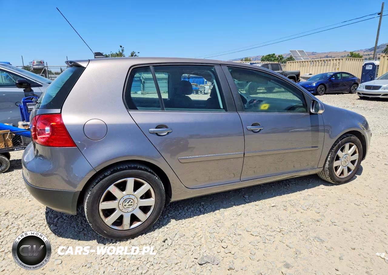 2008 Volkswagen Rabbit VIN:WVWDB71K88W244296 - 3