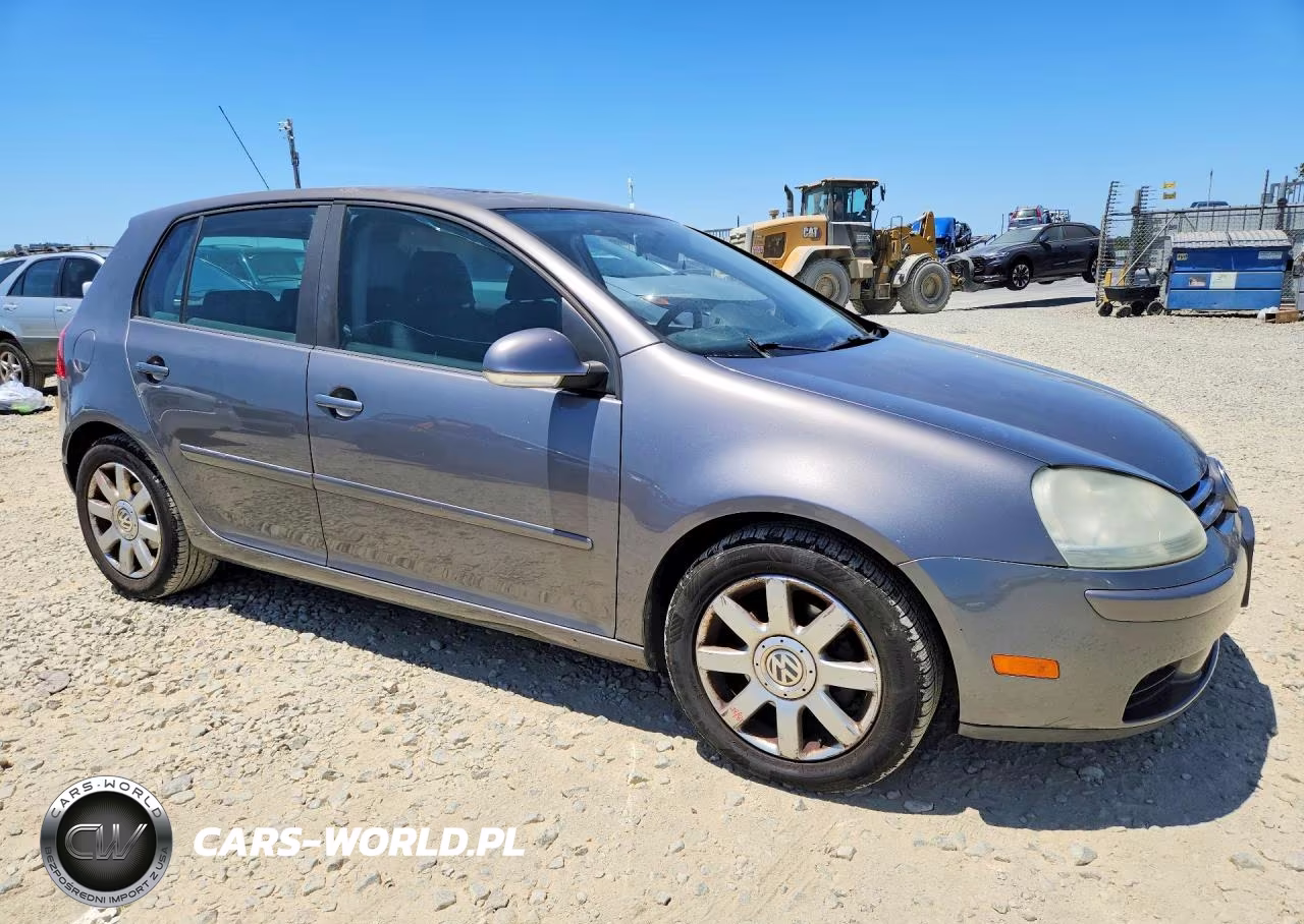 2008 Volkswagen Rabbit VIN:WVWDB71K88W244296 - 4