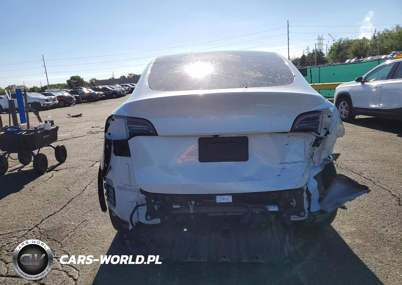 2023 Tesla Model Y VIN:7SAYGDEE9PF840139 - 6