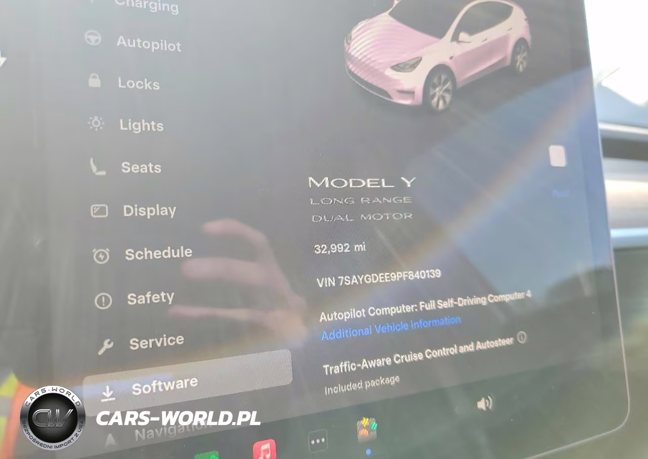 2023 Tesla Model Y VIN:7SAYGDEE9PF840139 - 9