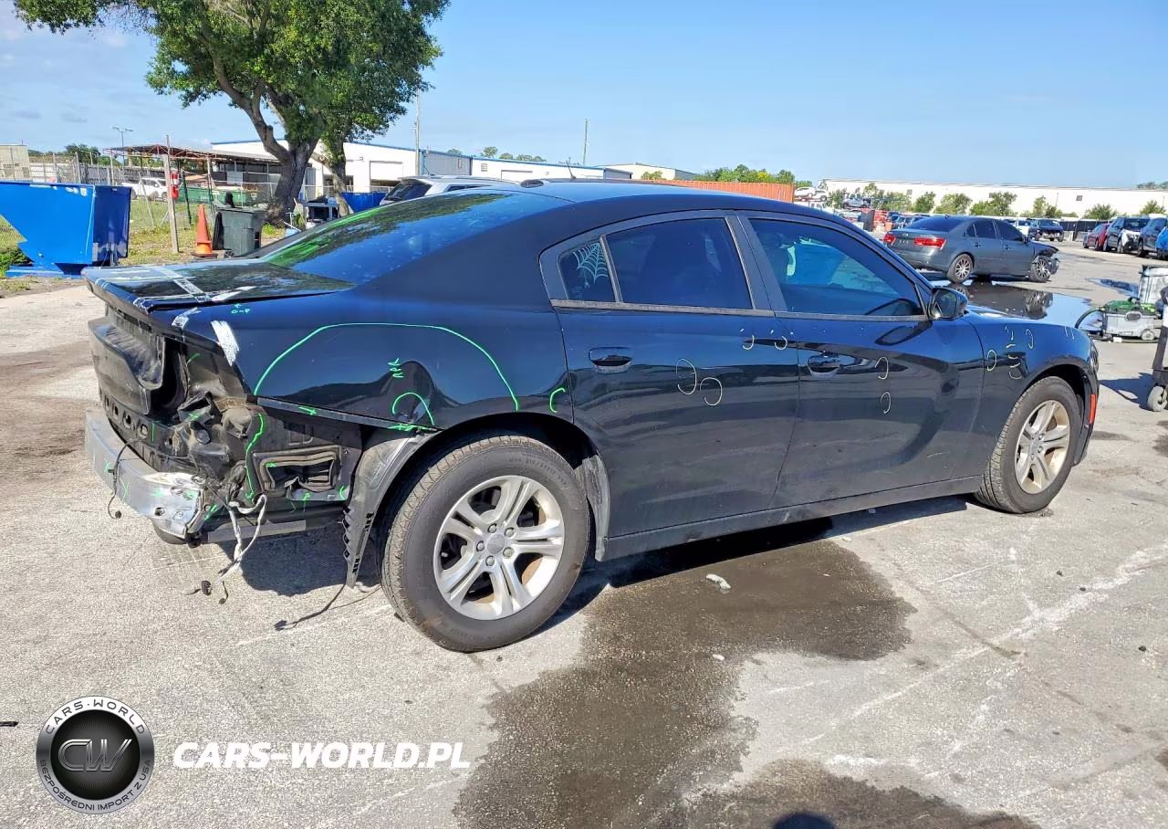 2019 Dodge Charger Sxt VIN:2C3CDXBG2KH745727 - 3