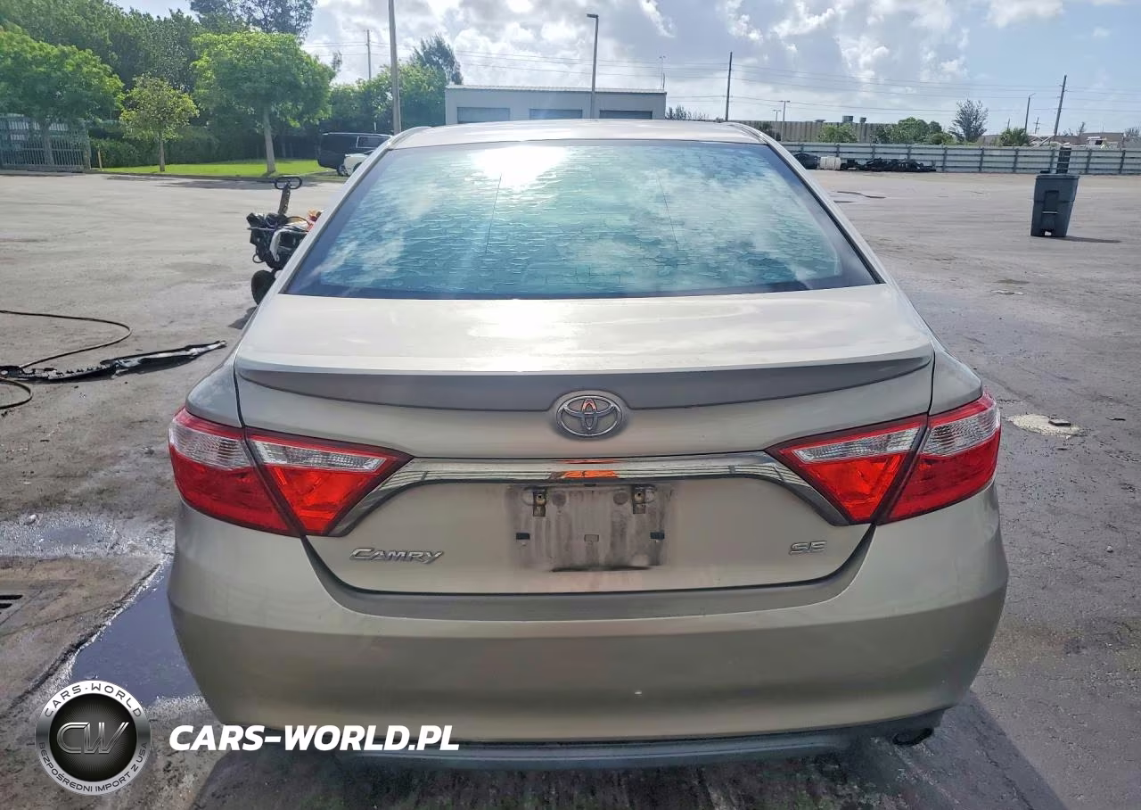 2016 Toyota Camry Se VIN:4T1BF1FK3GU554167 - 6