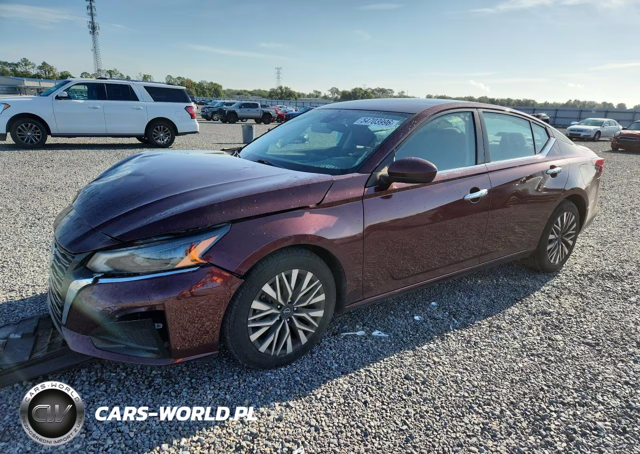 2023 Nissan Altima Sv