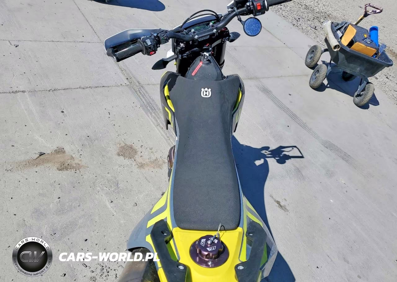 2024 Husqvarna Supermoto 701 VIN:VBKUSV407RM765245 - 6