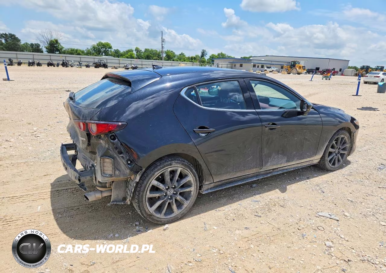2021 Mazda 3 Premium VIN:JM1BPAML1M1312326 - 3