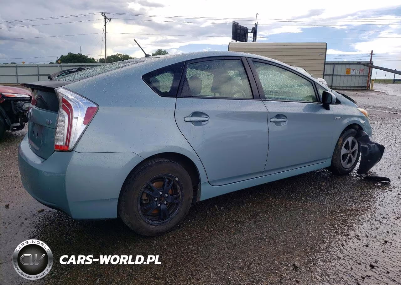 2013 Toyota Prius Two VIN:JTDKN3DU9D1631919 - 3