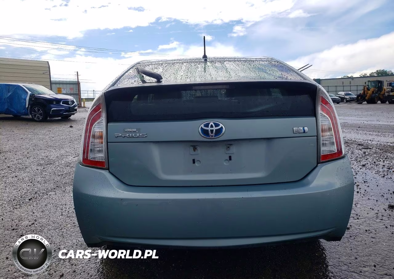 2013 Toyota Prius Two VIN:JTDKN3DU9D1631919 - 6