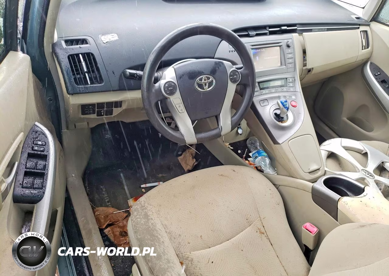 2013 Toyota Prius Two VIN:JTDKN3DU9D1631919 - 8