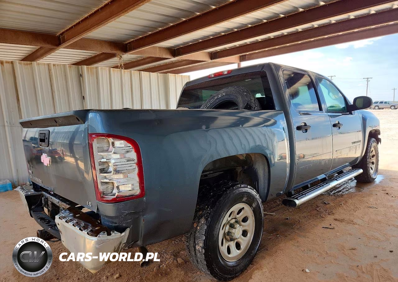 2011 Chevrolet Silverado C1500 Ls VIN:3GCPCREA2BG398435 - 3