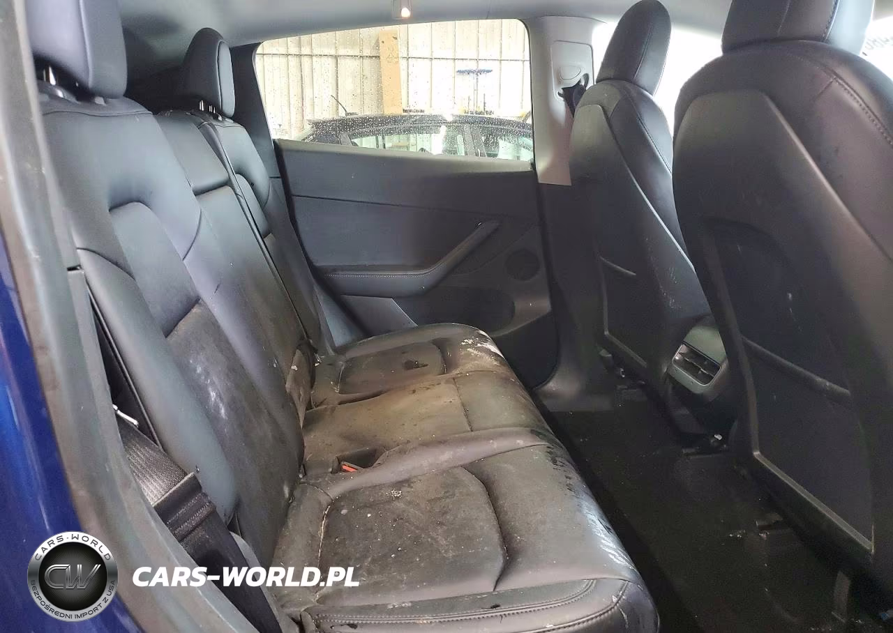 2021 Tesla Model Y VIN:5YJYGAEE7MF251596 - 10