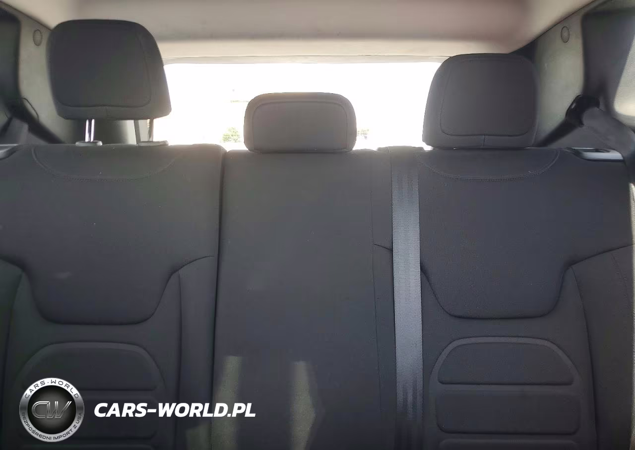 2018 Jeep Renegade Latitude VIN:ZACCJBBB7JPJ21525 - 10