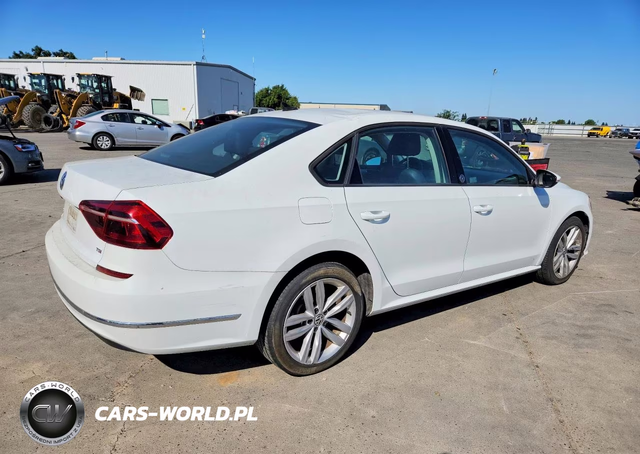 2019 Volkswagen Passat Wolfsburg VIN:1VWLA7A3XKC004938 - 3
