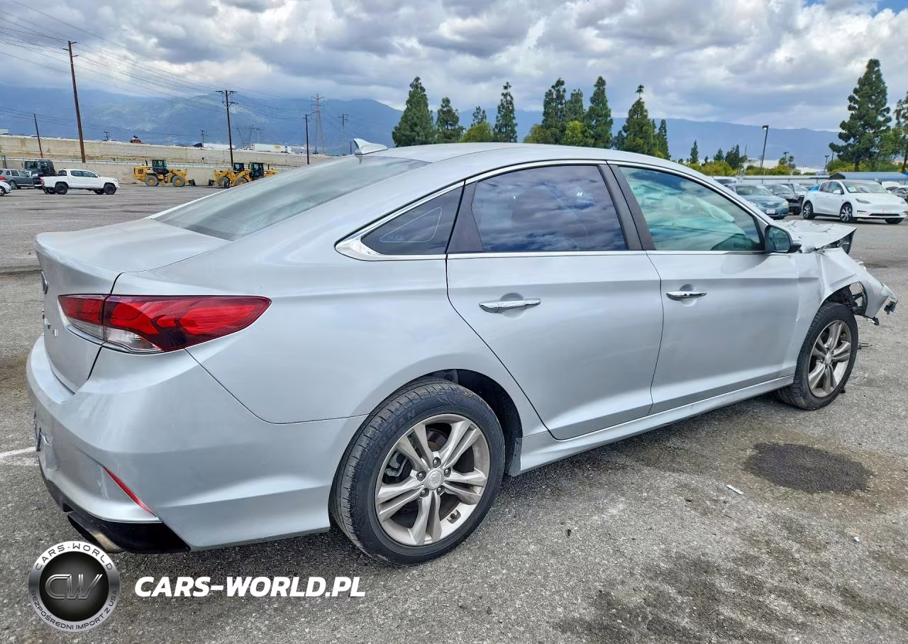 2019 Hyundai Sonata Sel VIN:5NPE34AF3KH749002 - 3