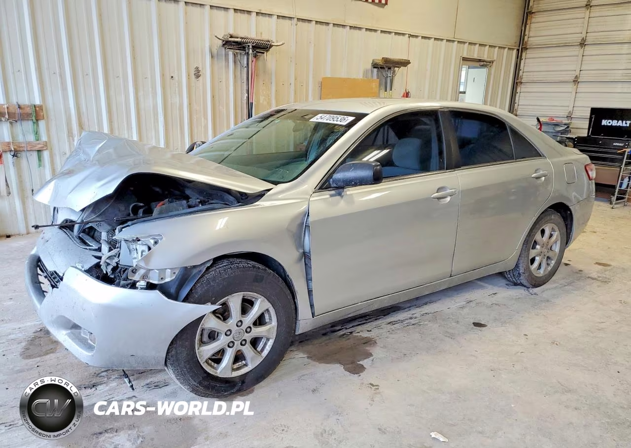 2011 Toyota Camry Le – zdjęcie 1 z 13