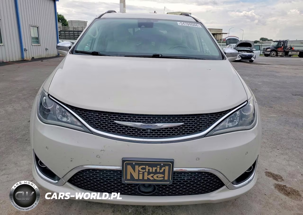 2017 Chrysler Pacifica Limited VIN:2C4RC1GGXHR614692 - 5