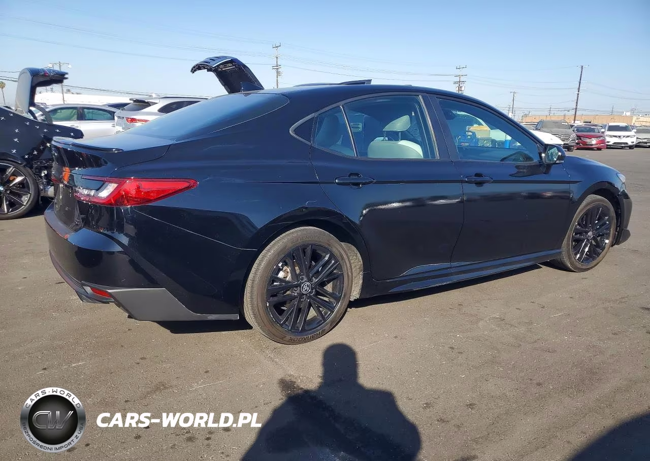 2025 Toyota Camry Se VIN:4T1DAACK2SU517986 - 3