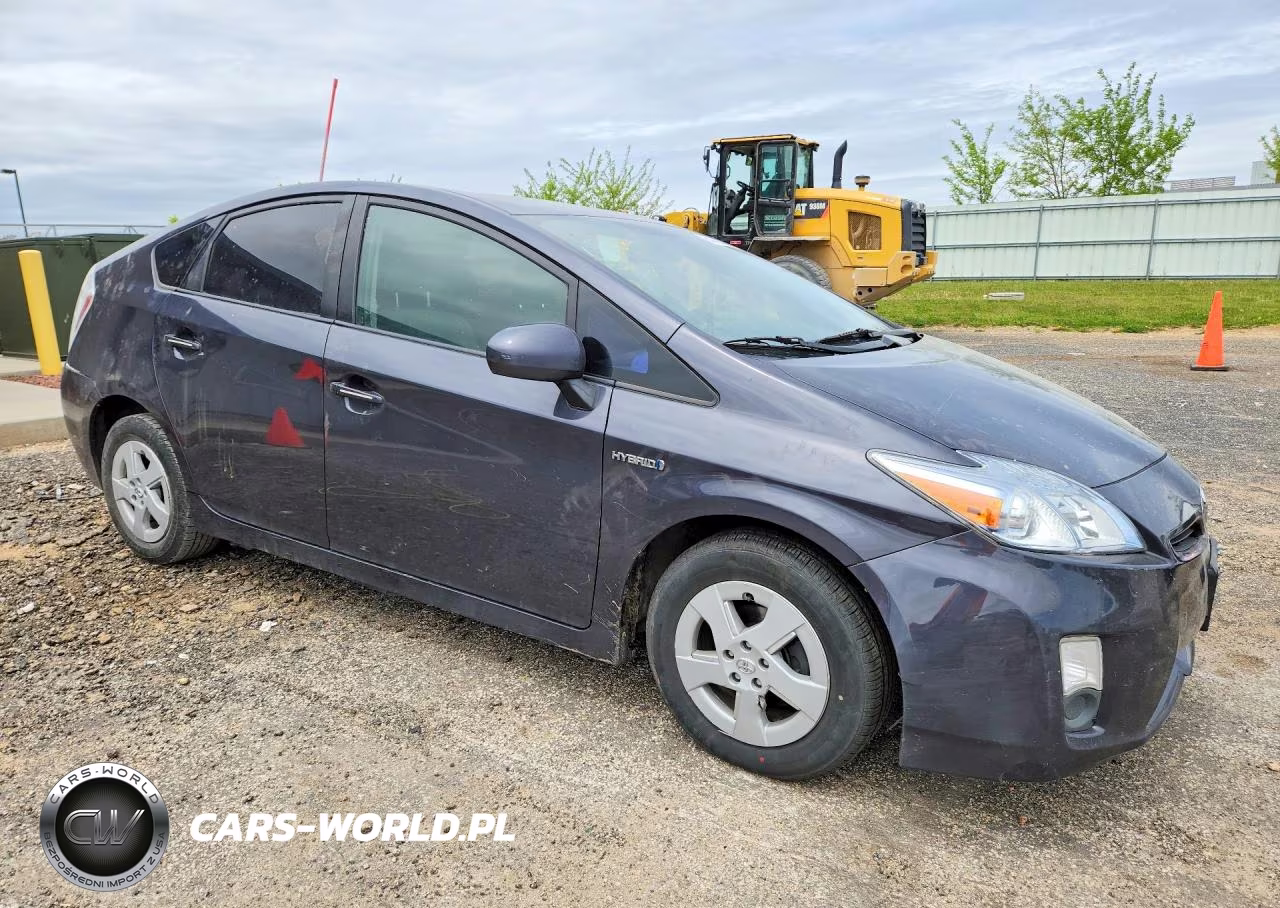 2011 Toyota Prius Two VIN:JTDKN3DU9B1384852 - 4