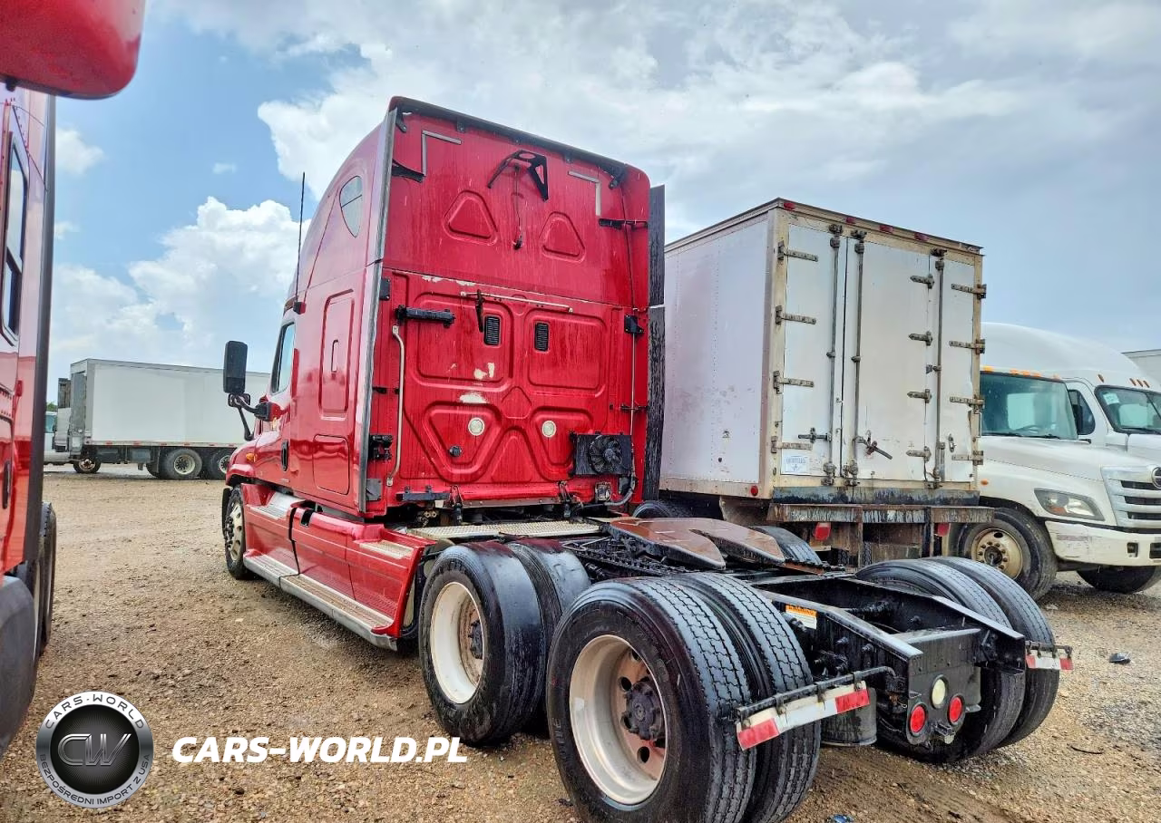 2012 Freightliner Cascadia Semi Truck VIN:1FUJGLDR2CLBD7641 - 3