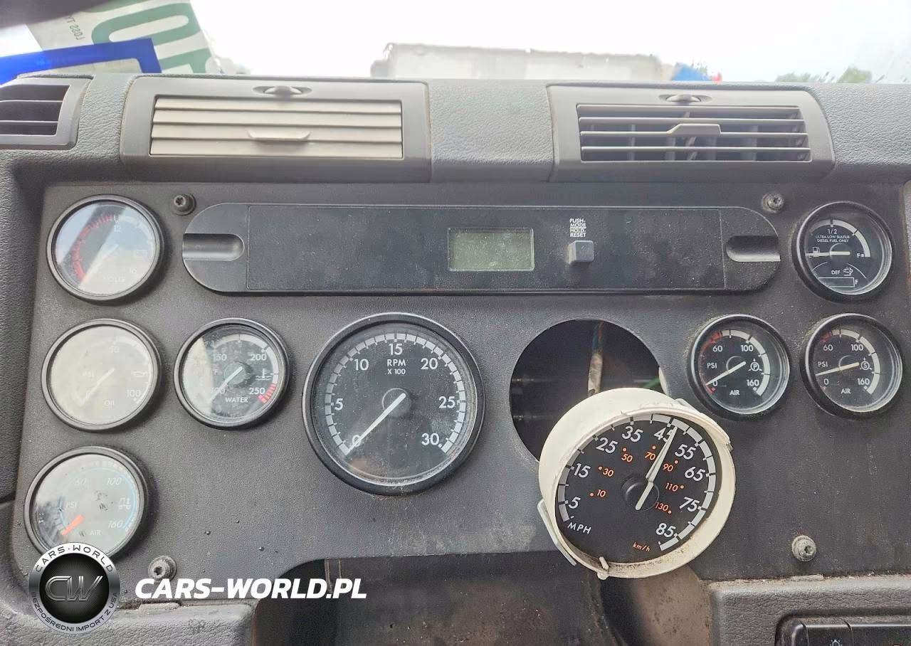 2012 Freightliner Cascadia Semi Truck VIN:1FUJGLDR2CLBD7641 - 8
