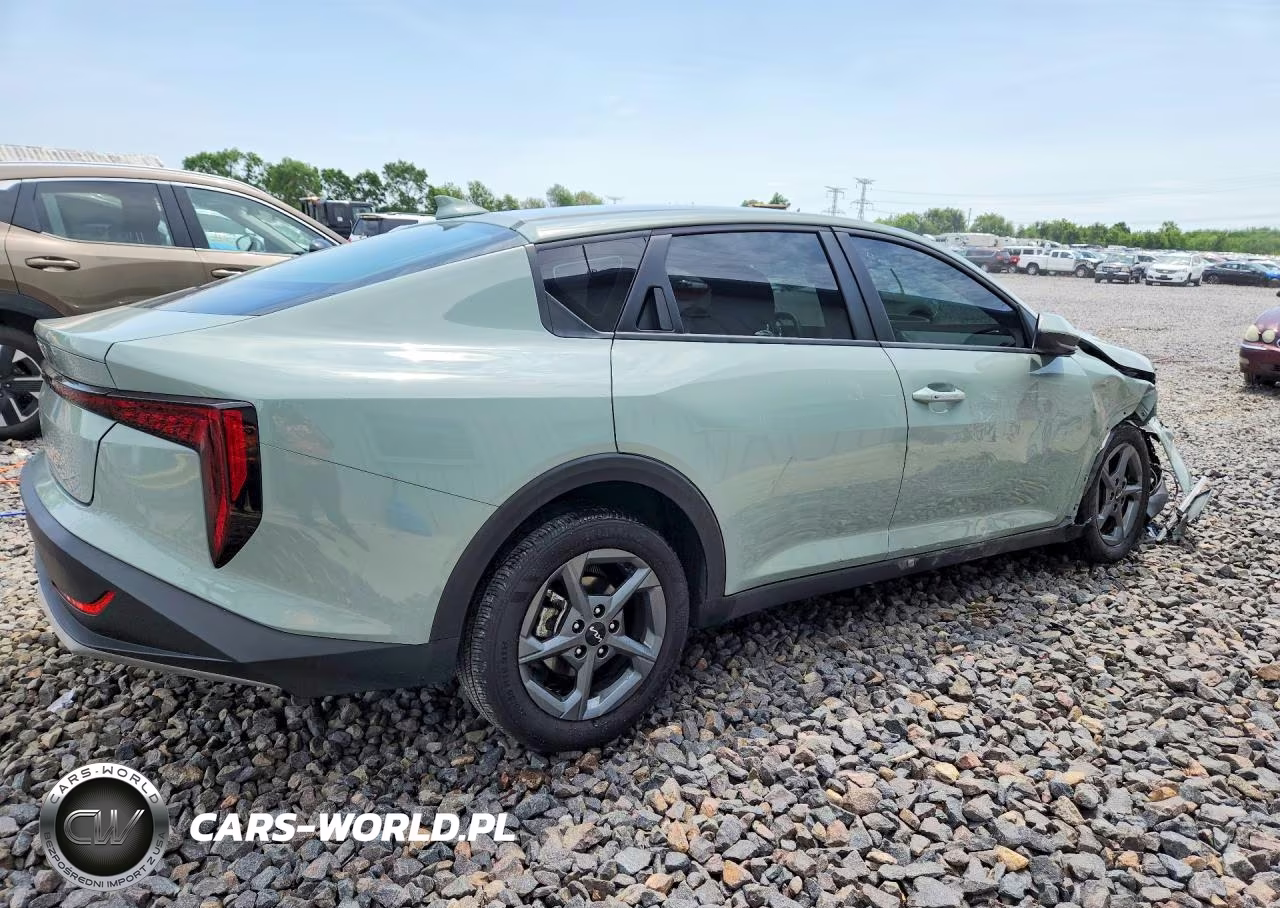 2025 Kia K4 Lxs VIN:3KPFT4DE5SE117131 - 3