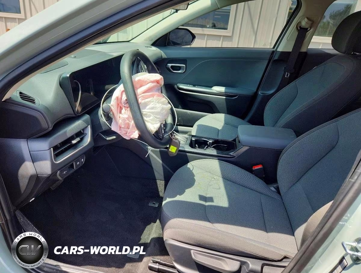2025 Kia K4 Lxs VIN:3KPFT4DE5SE117131 - 7
