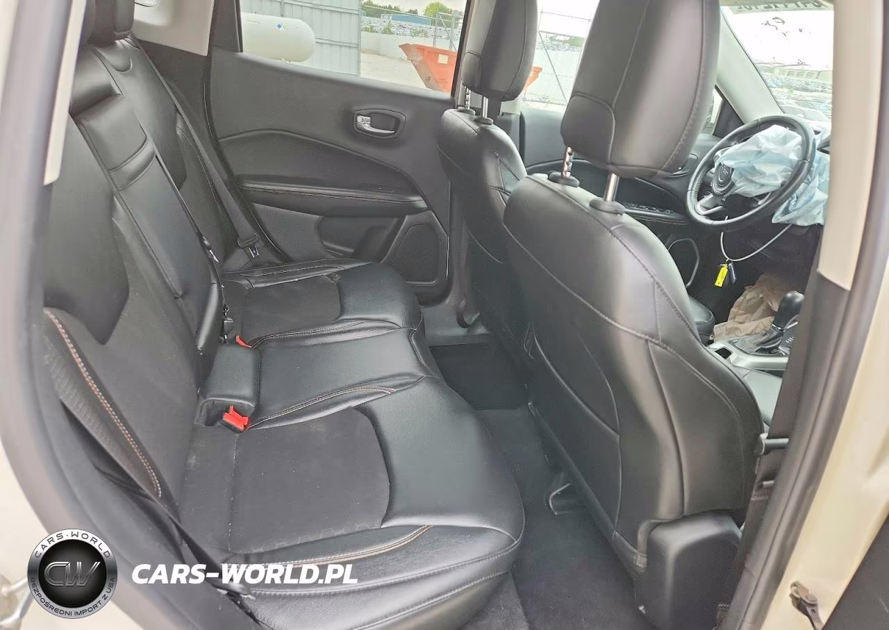 2018 Jeep Compass Latitude VIN:3C4NJDBB0JT400251 - 11