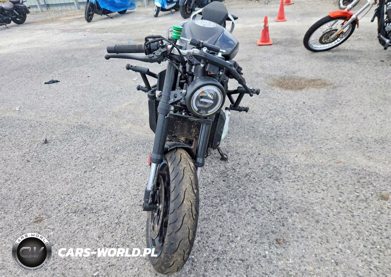 2025 Cf Moto 675Ss VIN:LCEPEVLPXS6003106 - 2