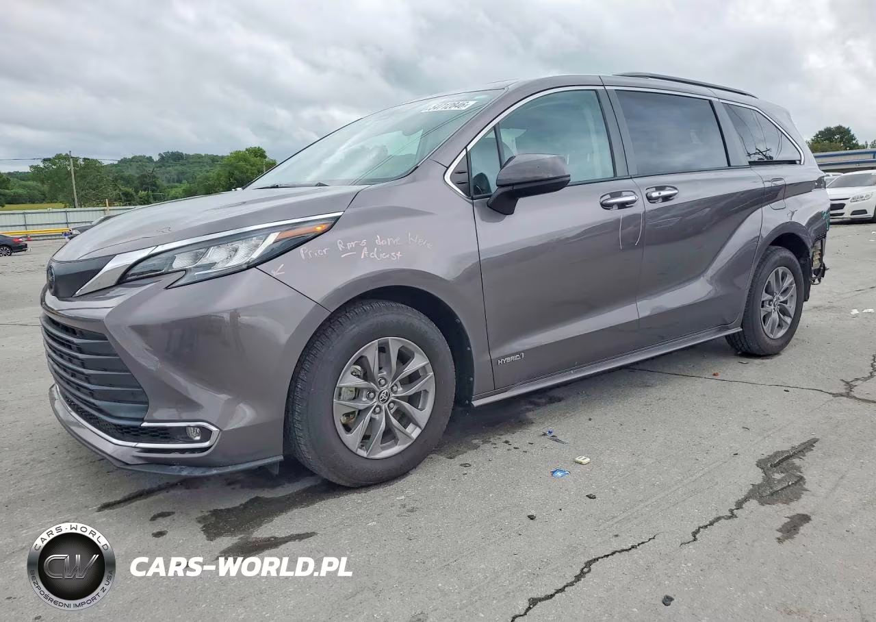 2021 Toyota Sienna Xle