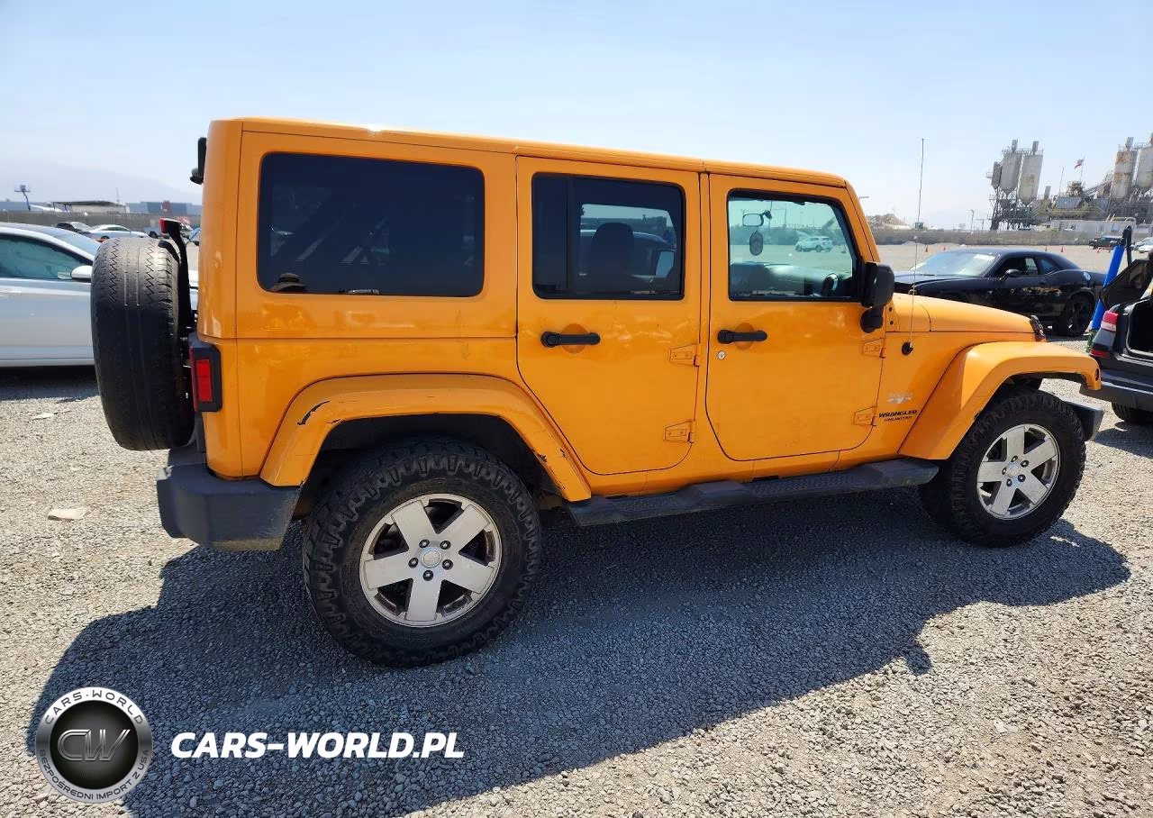 2012 Jeep Wrangler Unlimited Sahara VIN:1C4BJWEG1CL192367 - 3