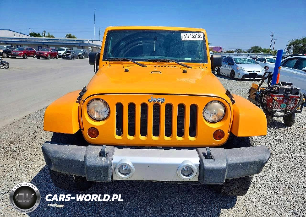 2012 Jeep Wrangler Unlimited Sahara VIN:1C4BJWEG1CL192367 - 5