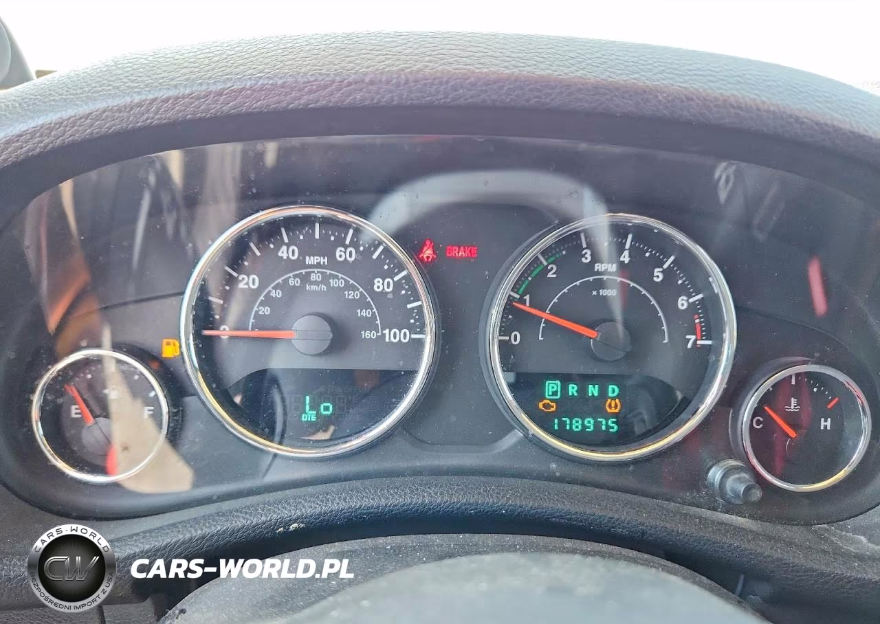 2012 Jeep Wrangler Unlimited Sahara VIN:1C4BJWEG1CL192367 - 9